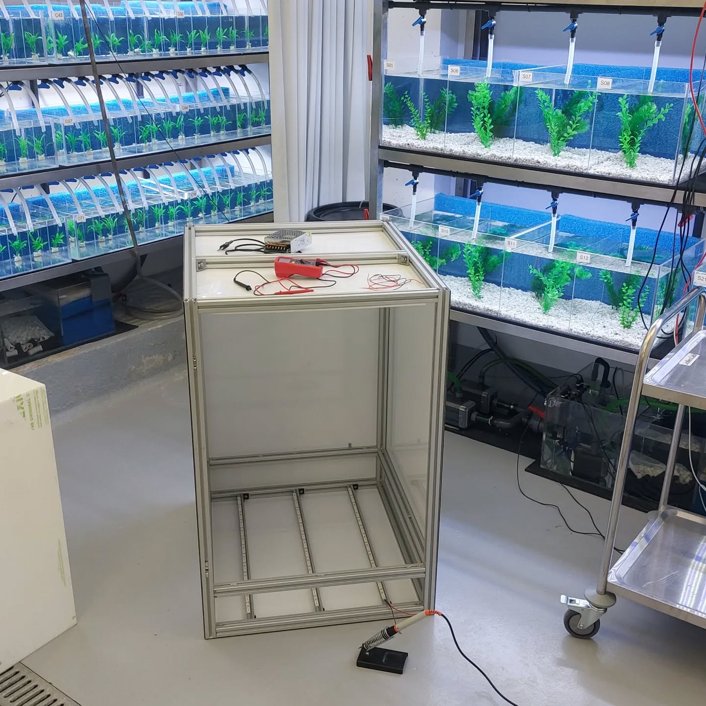 Now my custom holding tank systems are finished its time to also finish the experimental array! Now soldering the leds in the top of the unit (its upside down!) Before placing the diffuser panel and Open Electronics ⚡️