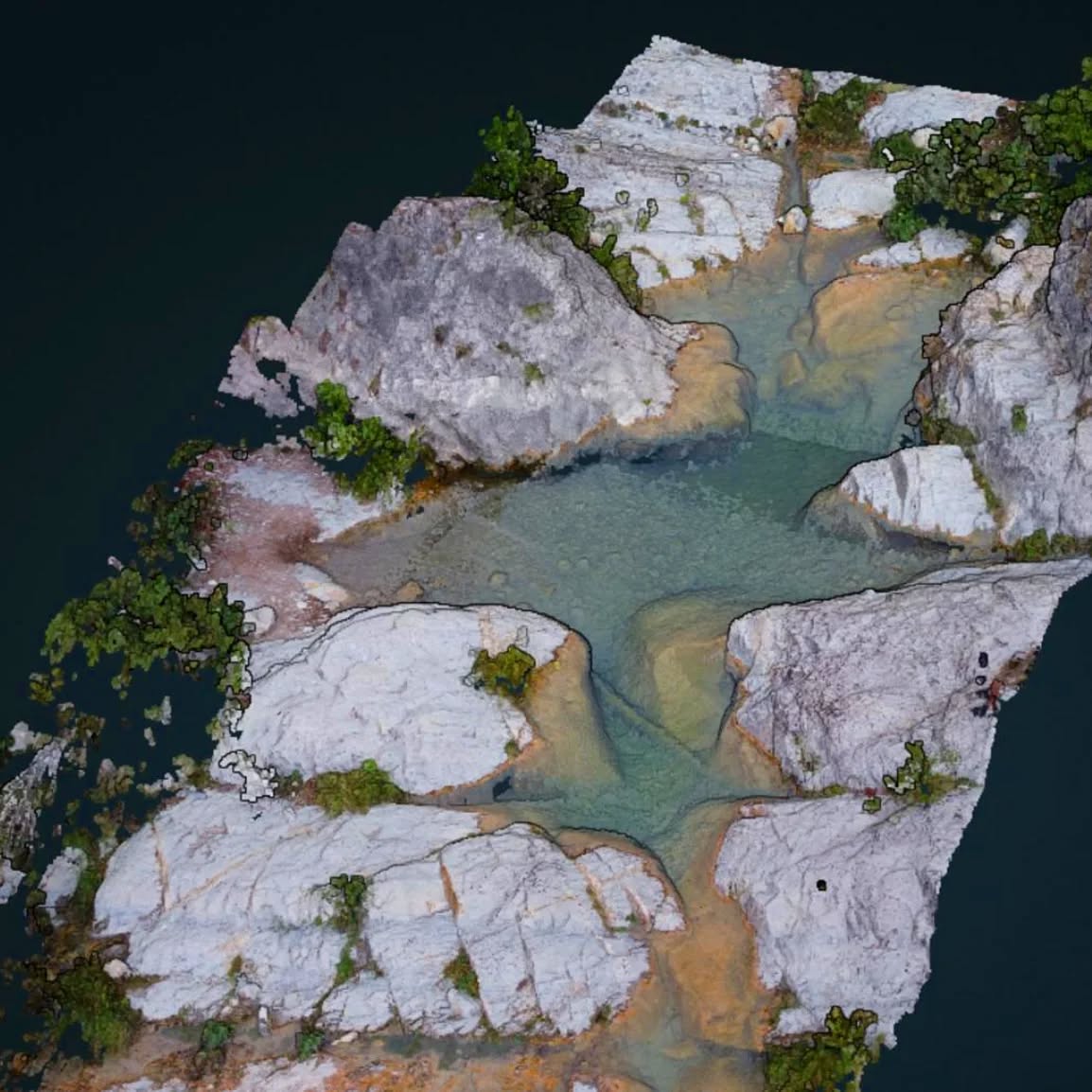 The last month we have been busy establishing a pool database to study fish behaviour in response to drought. For this we use a combination of techniques, including orthomapping using drones combined with highly detailed depth assessments. This is one of our permanent pools, showing amazing 3D detail of the habitat, with narrrow passages going up and down stream